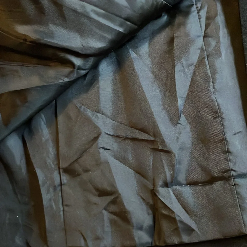 Stunningly beautiful Red trim & red dazzling beaded blazer/jacket✨ - Picture 6 of 15